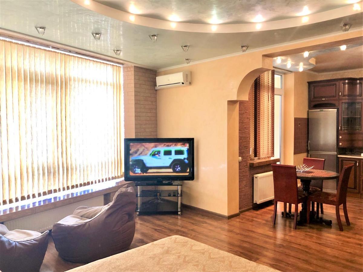 Vip Апартаменти З Видом На Озеро Kiev Ngoại thất bức ảnh