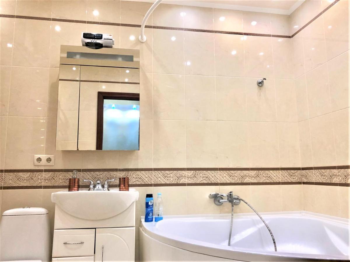 Vip Апартаменти З Видом На Озеро Kiev Ngoại thất bức ảnh