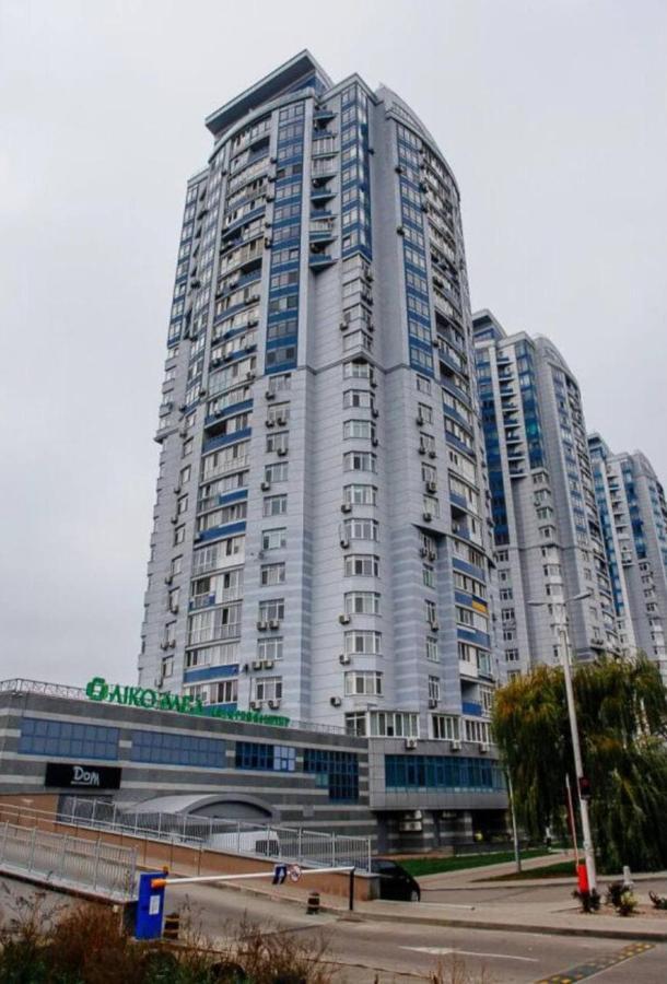 Vip Апартаменти З Видом На Озеро Kiev Ngoại thất bức ảnh